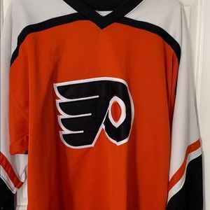 Philadelphia Flyers Pro Player replica jersey. L
